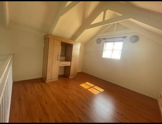 3 BEDROOM FREESTANDING FOR SALE IN LAGUNA SANDS